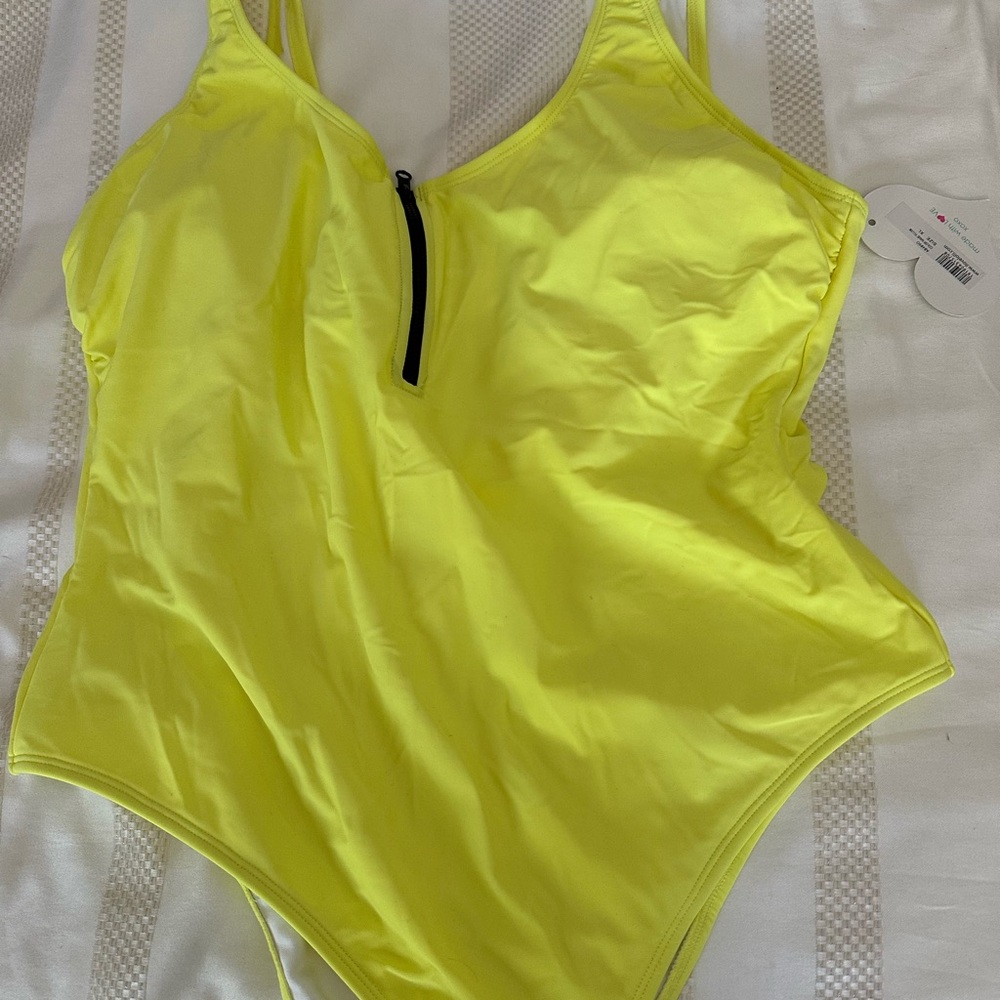 Bathing suit - Picture 2 of 7